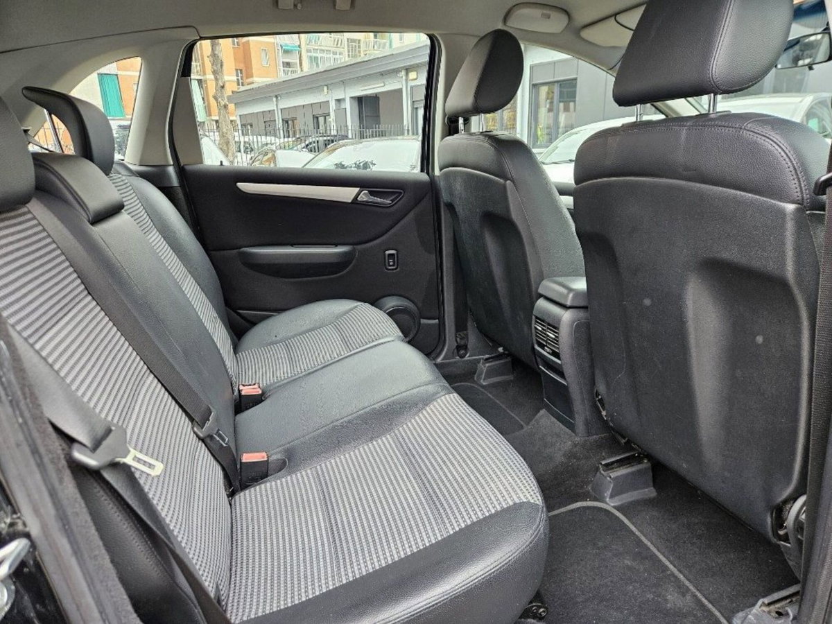 Mercedes-Benz Classe B 200 CDI Sport (11)