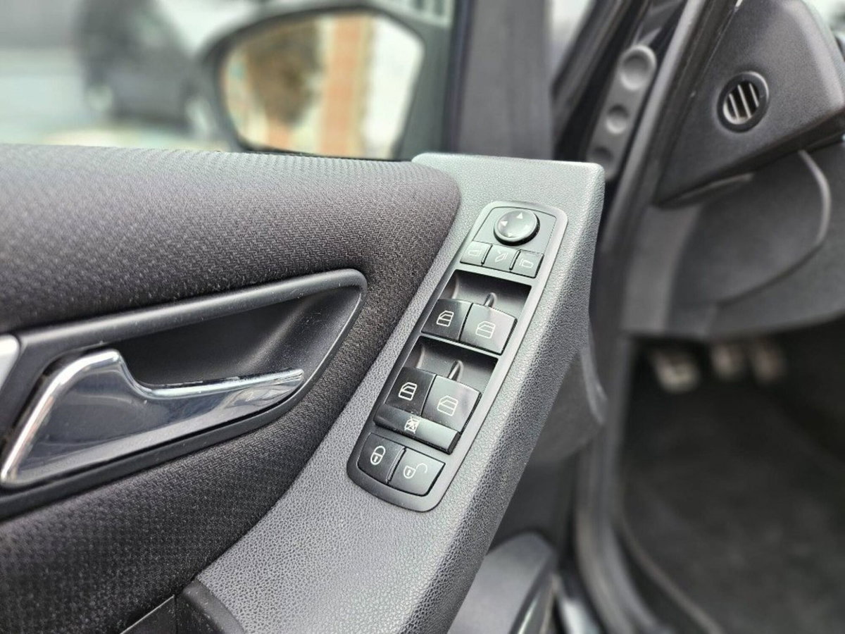 Mercedes-Benz Classe B 200 CDI Sport (12)
