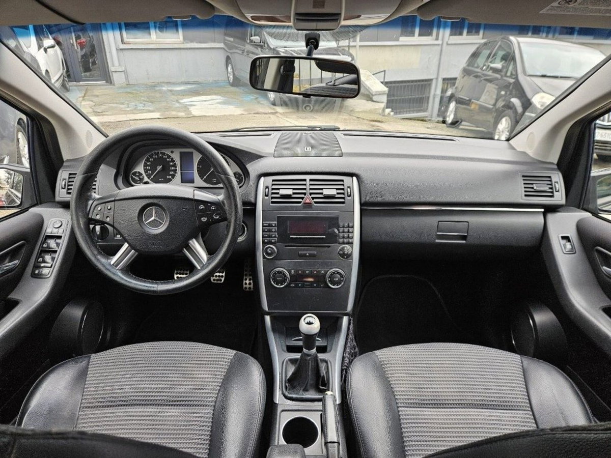 Mercedes-Benz Classe B 200 CDI Sport (9)