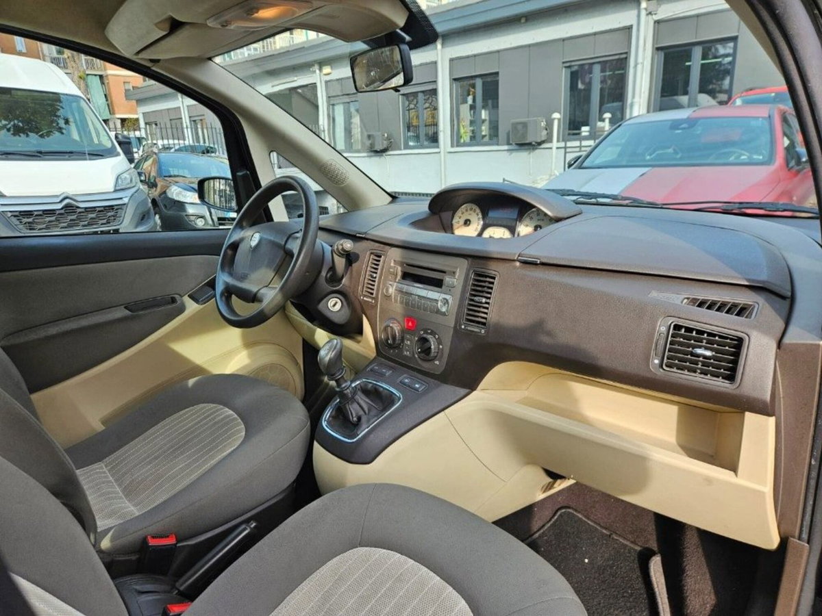 Lancia Musa 1.4 Argento (9)