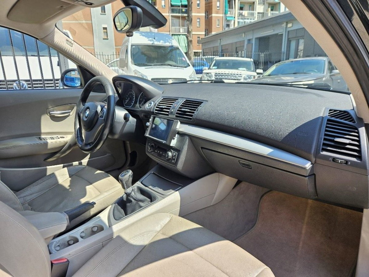 BMW Serie 1 118d cat 5 porte Attiva (10)