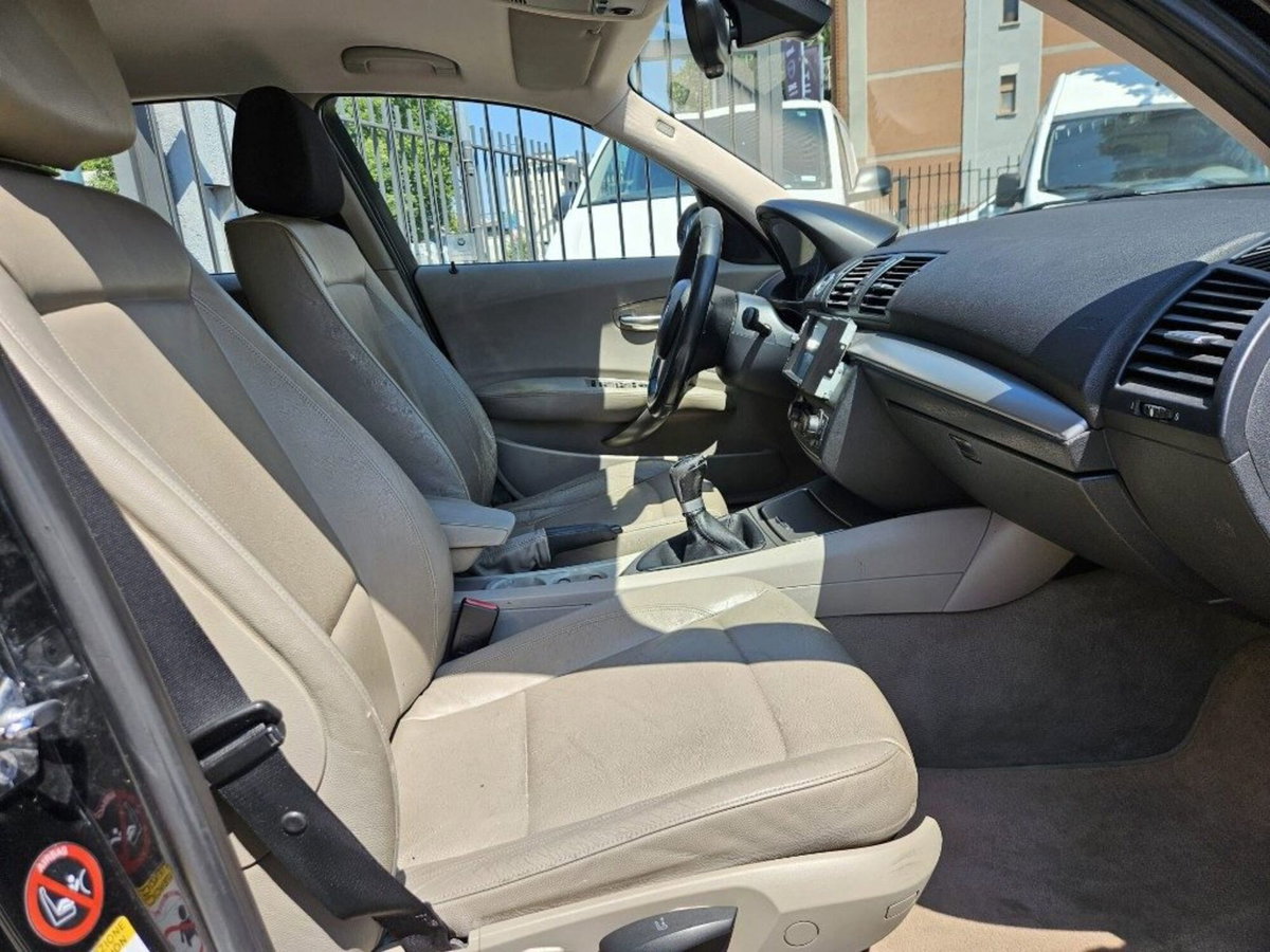 BMW Serie 1 118d cat 5 porte Attiva (11)