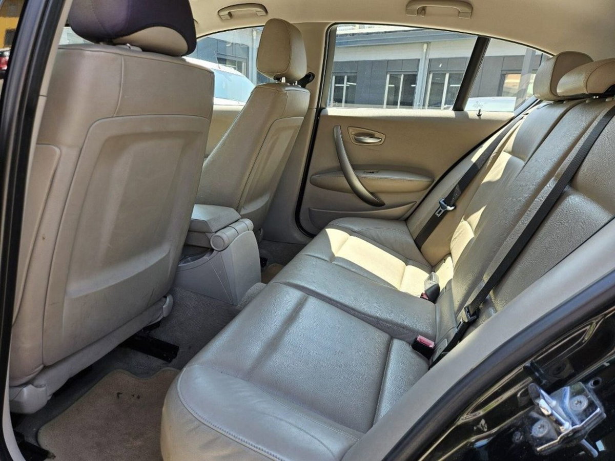 BMW Serie 1 118d cat 5 porte Attiva (7)