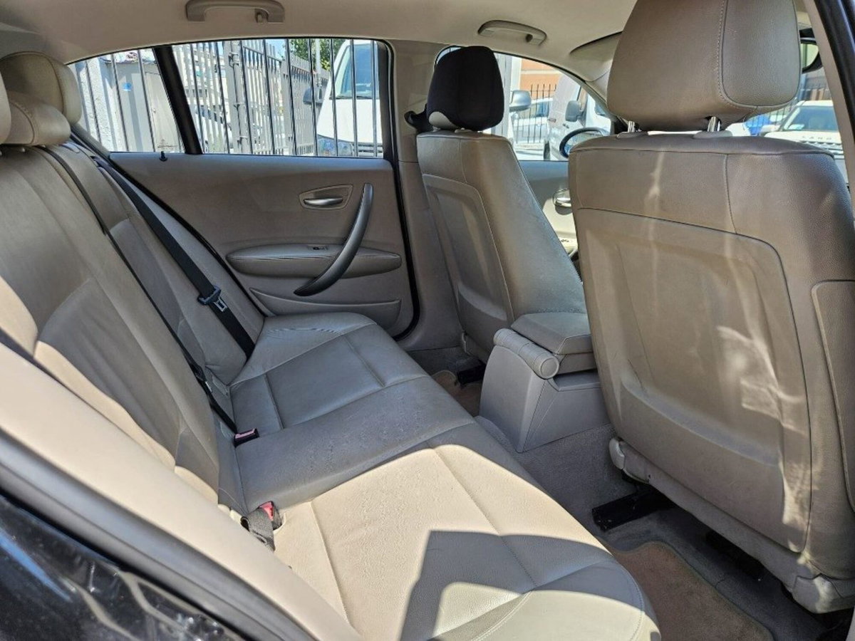 BMW Serie 1 118d cat 5 porte Attiva (8)