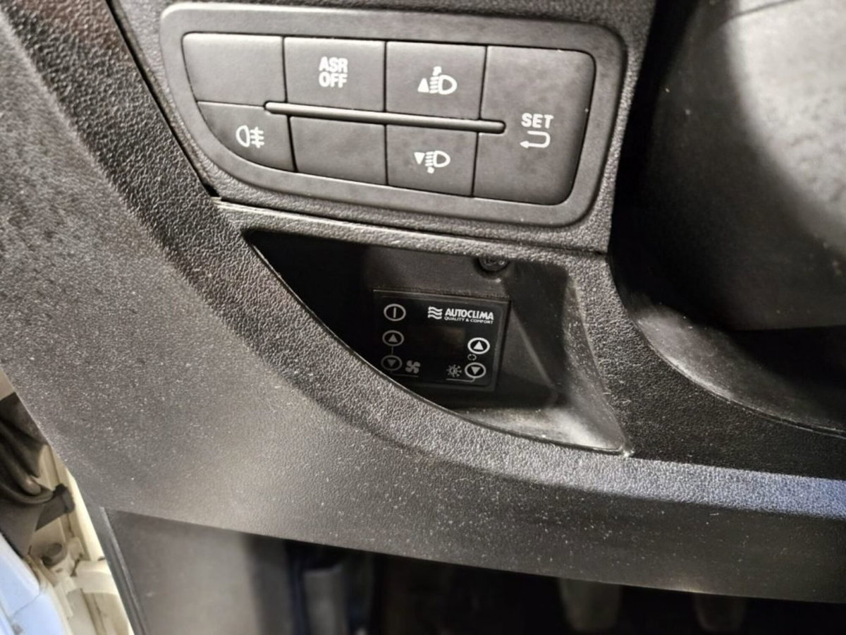 Fiat Fiorino 1.3 MJT 95CV Combinato (13)