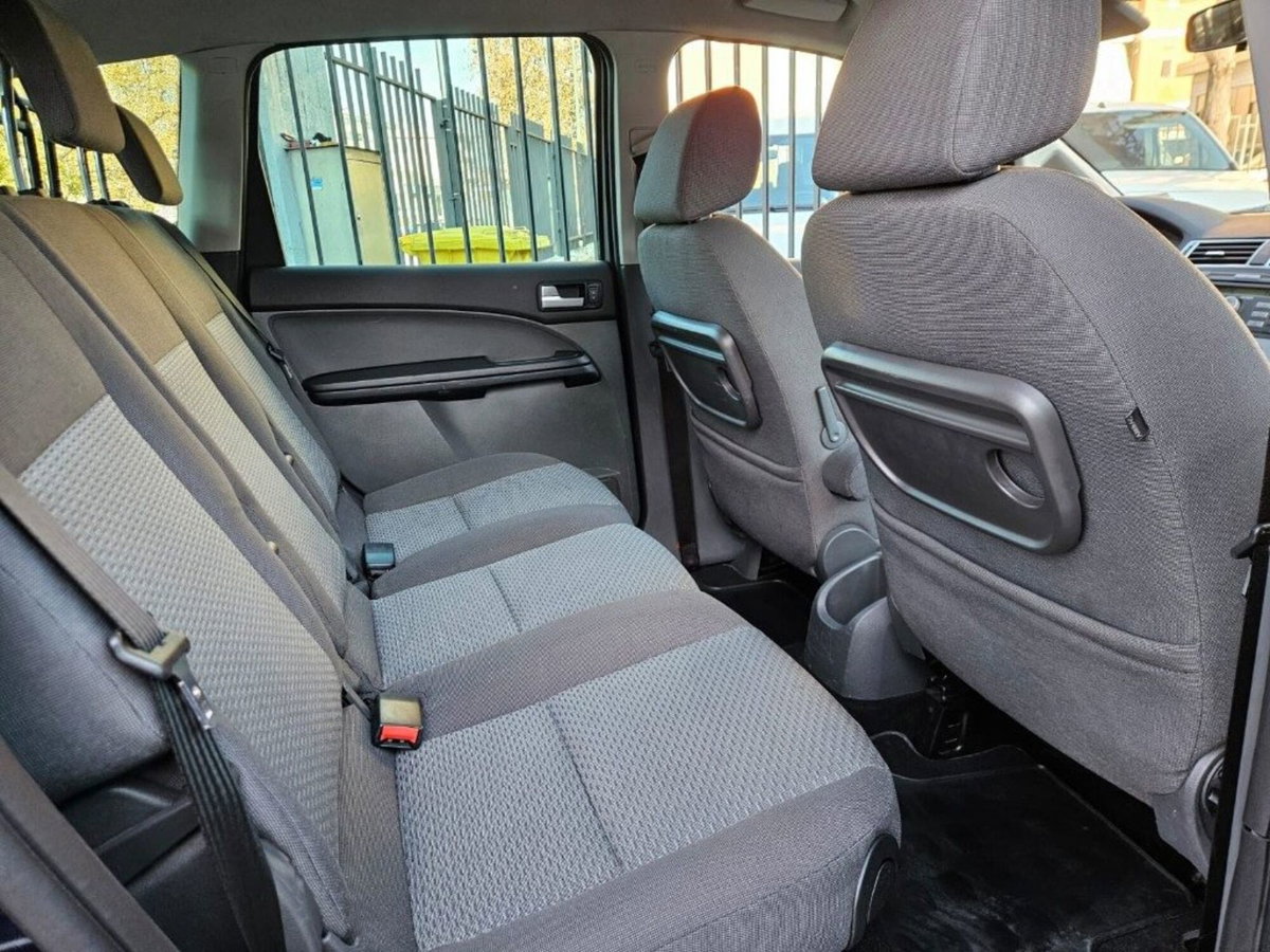 Ford C-Max 1.6 TDCi 90 CV (13)