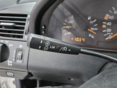 Mercedes-Benz Classe C 180 cat Classic (15)