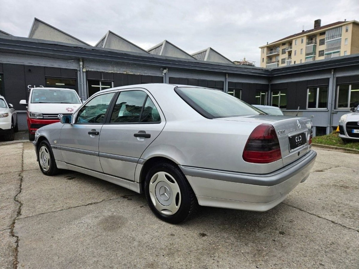 Mercedes-Benz Classe C 180 cat Classic (6)