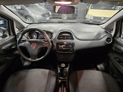 Fiat Punto 1.3 MJT II 75 CV 5 porte Young (10)
