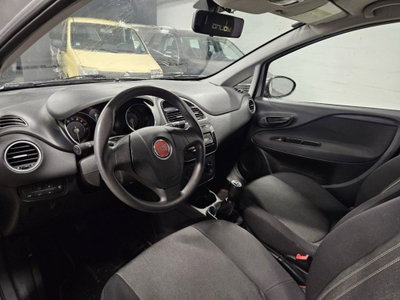 Fiat Punto 1.3 MJT II 75 CV 5 porte Young (7)
