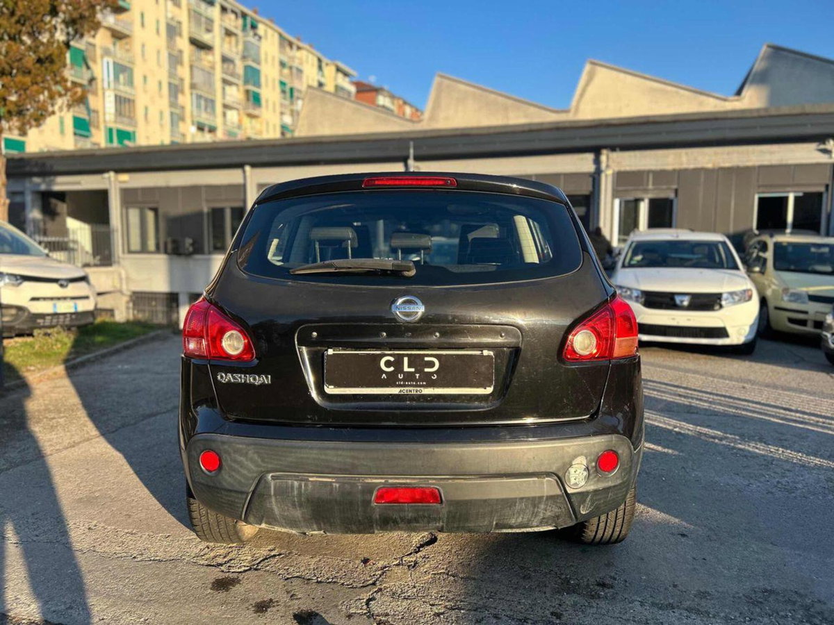 Nissan Qashqai 2.0 dCi DPF 4WD Tekna (4)