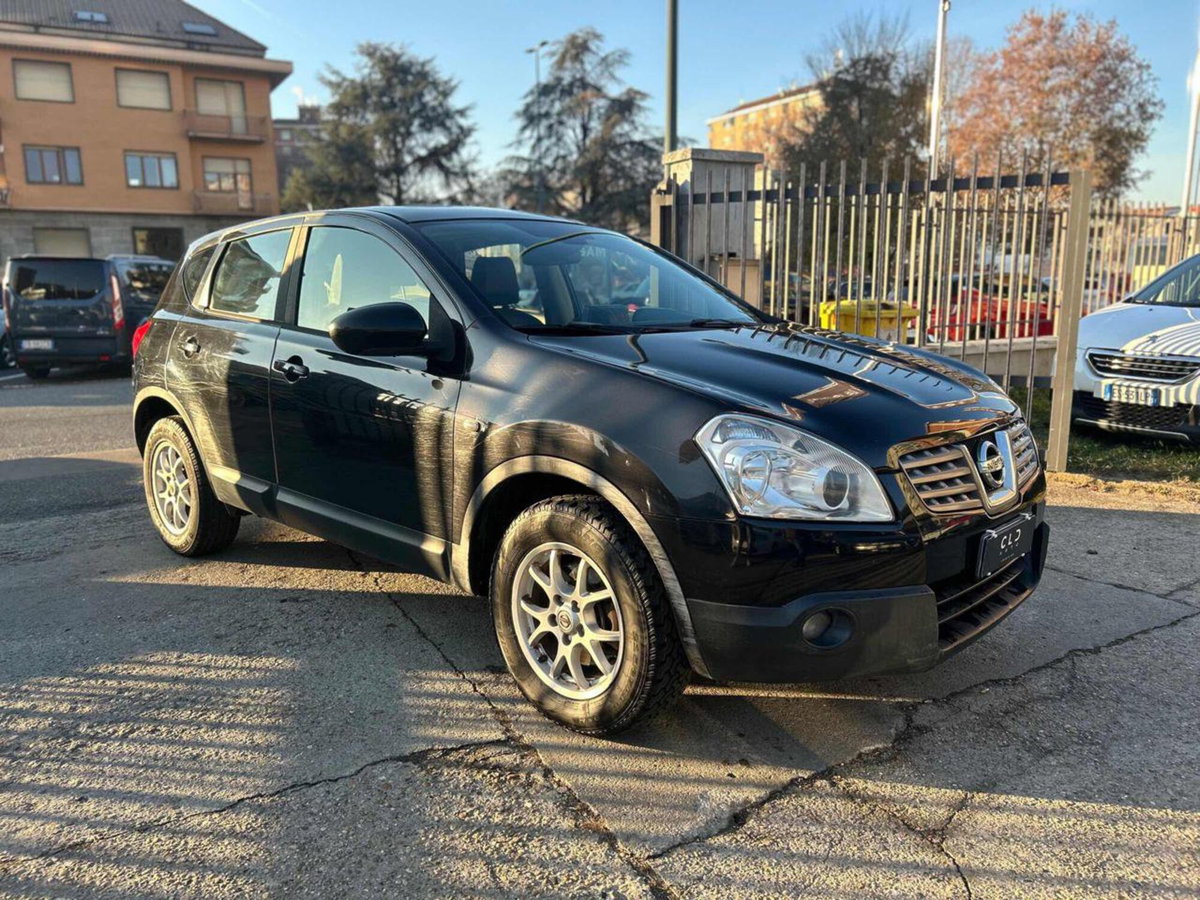 Nissan Qashqai 2.0 dCi DPF 4WD Tekna (6)