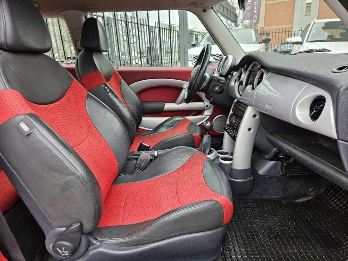 MINI Mini 1.6 16V Cooper (10)