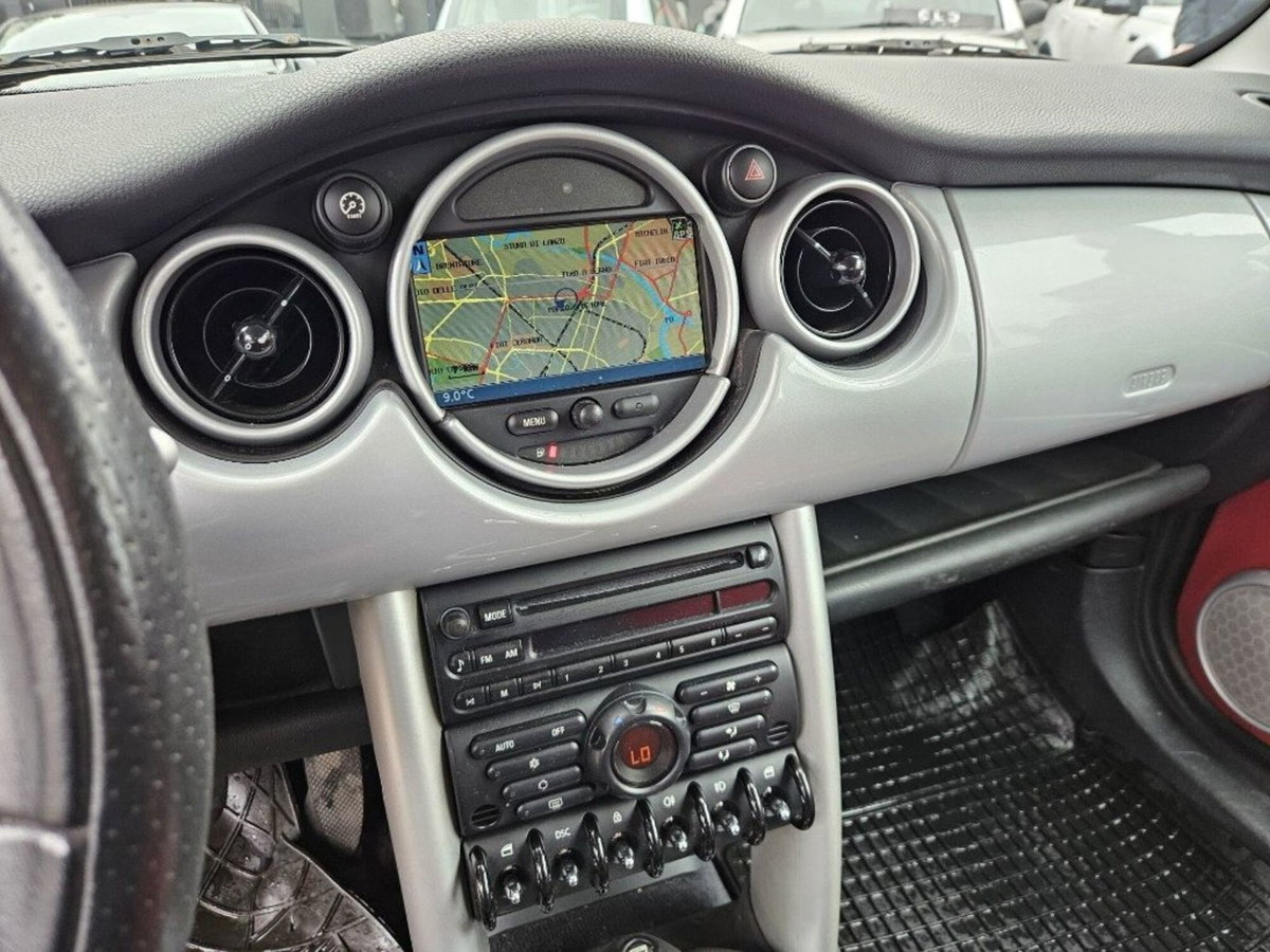 MINI Mini 1.6 16V Cooper (12)