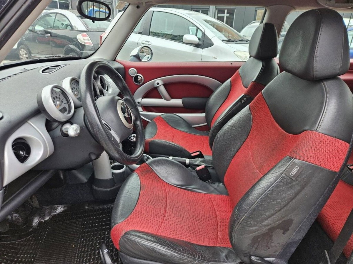 MINI Mini 1.6 16V Cooper (7)