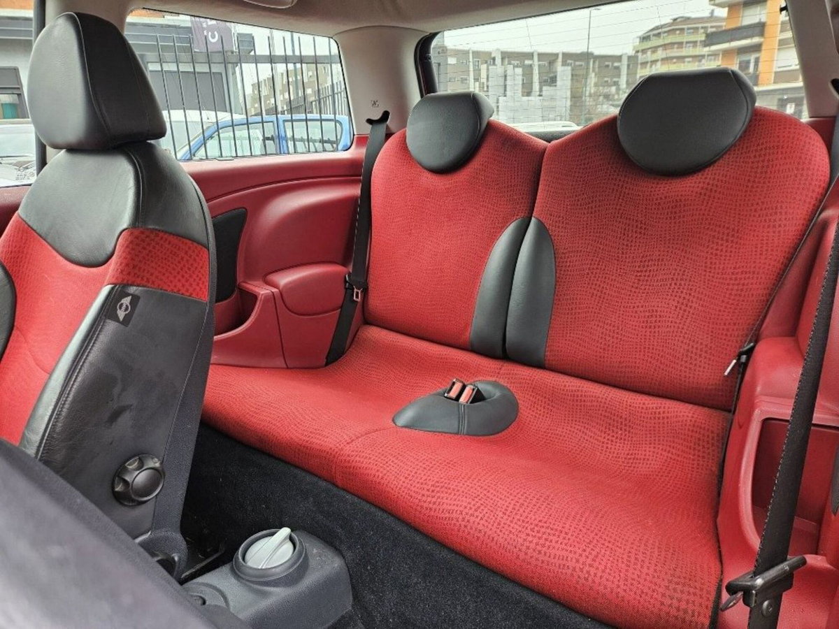 MINI Mini 1.6 16V Cooper (8)