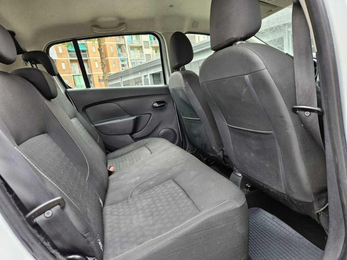Dacia Sandero 1.2 75CV Ambiance (10)