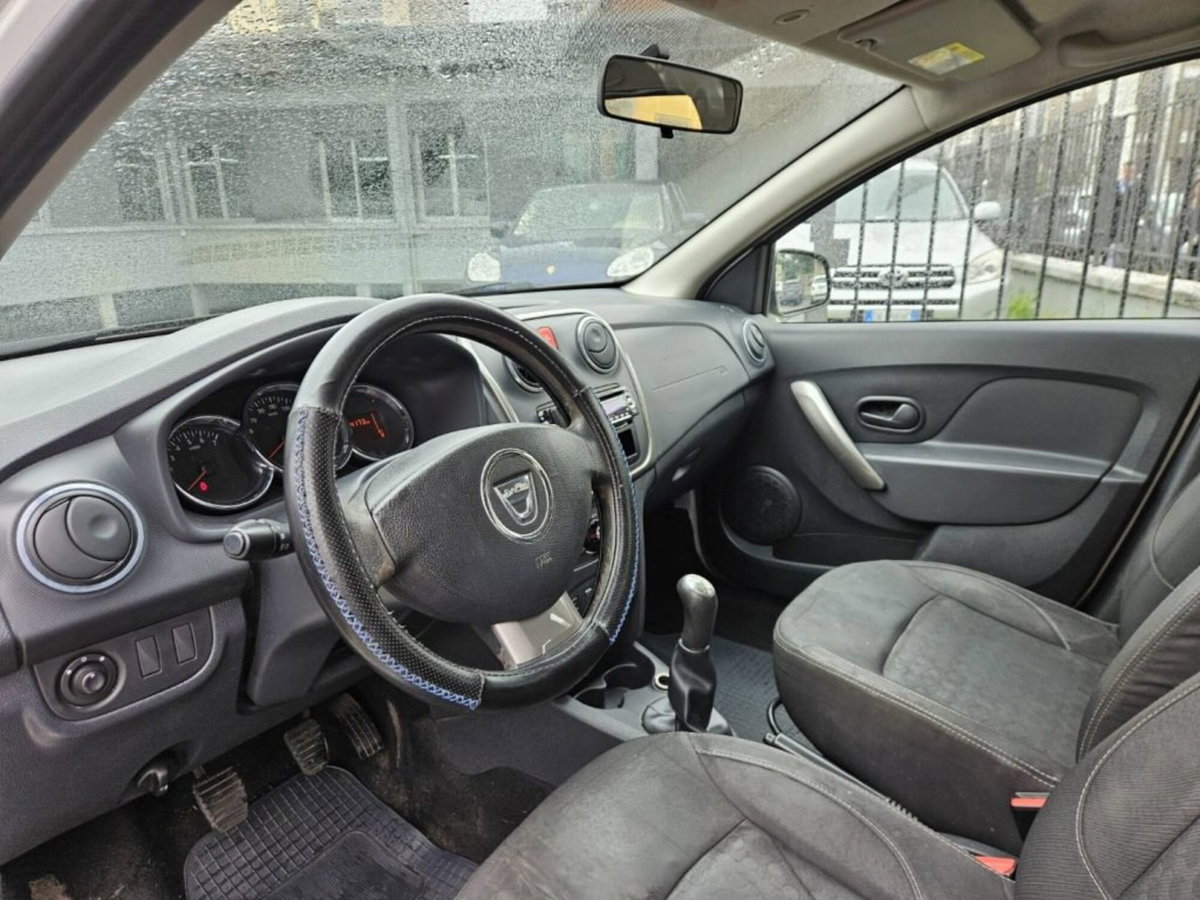 Dacia Sandero 1.2 75CV Ambiance (6)