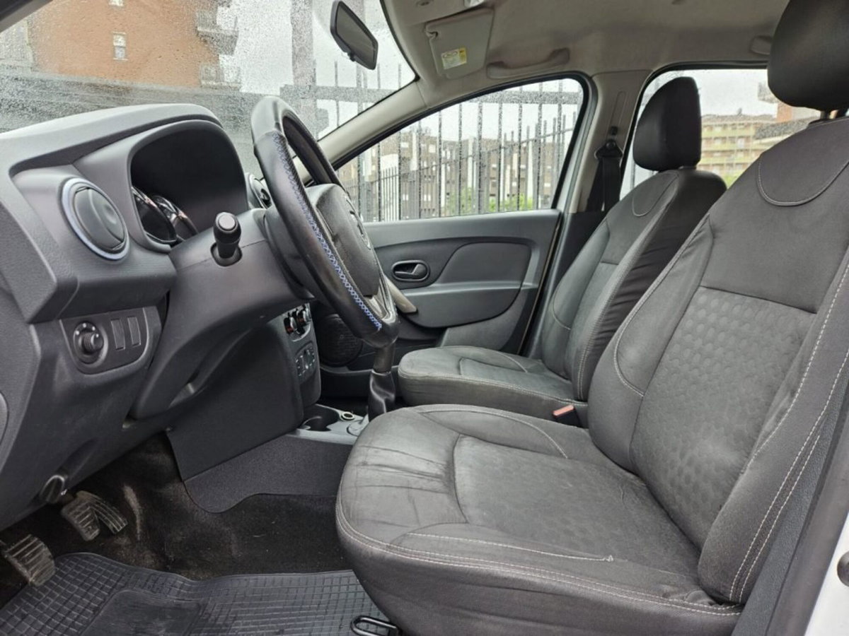 Dacia Sandero 1.2 75CV Ambiance (7)