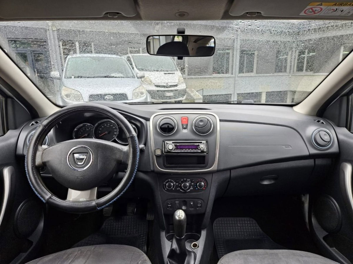 Dacia Sandero 1.2 75CV Ambiance (8)