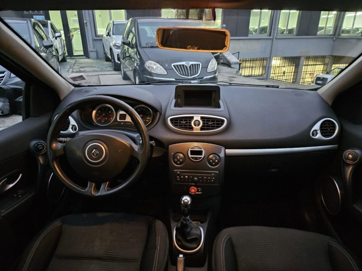 Renault Clio 1.2 16V TCE 105CV 5 porte Dynamique (10)