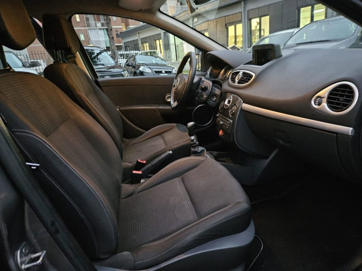 Renault Clio 1.2 16V TCE 105CV 5 porte Dynamique (11)