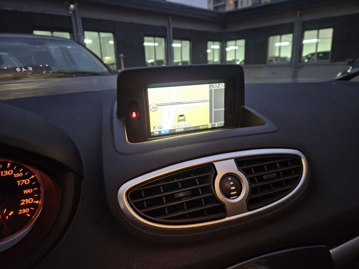 Renault Clio 1.2 16V TCE 105CV 5 porte Dynamique (14)