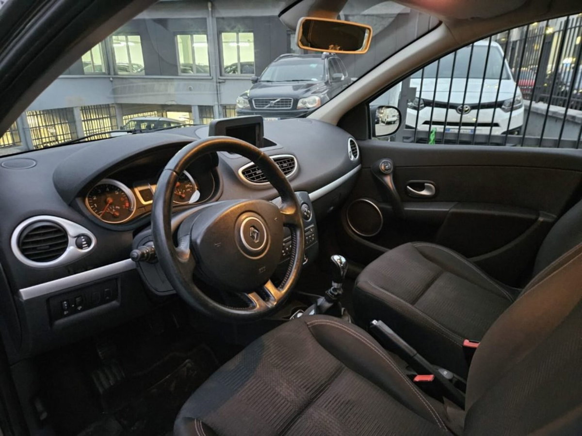 Renault Clio 1.2 16V TCE 105CV 5 porte Dynamique (7)