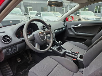 Audi A3 Sportback 2.0 16V TDI quattro Ambiente (6)