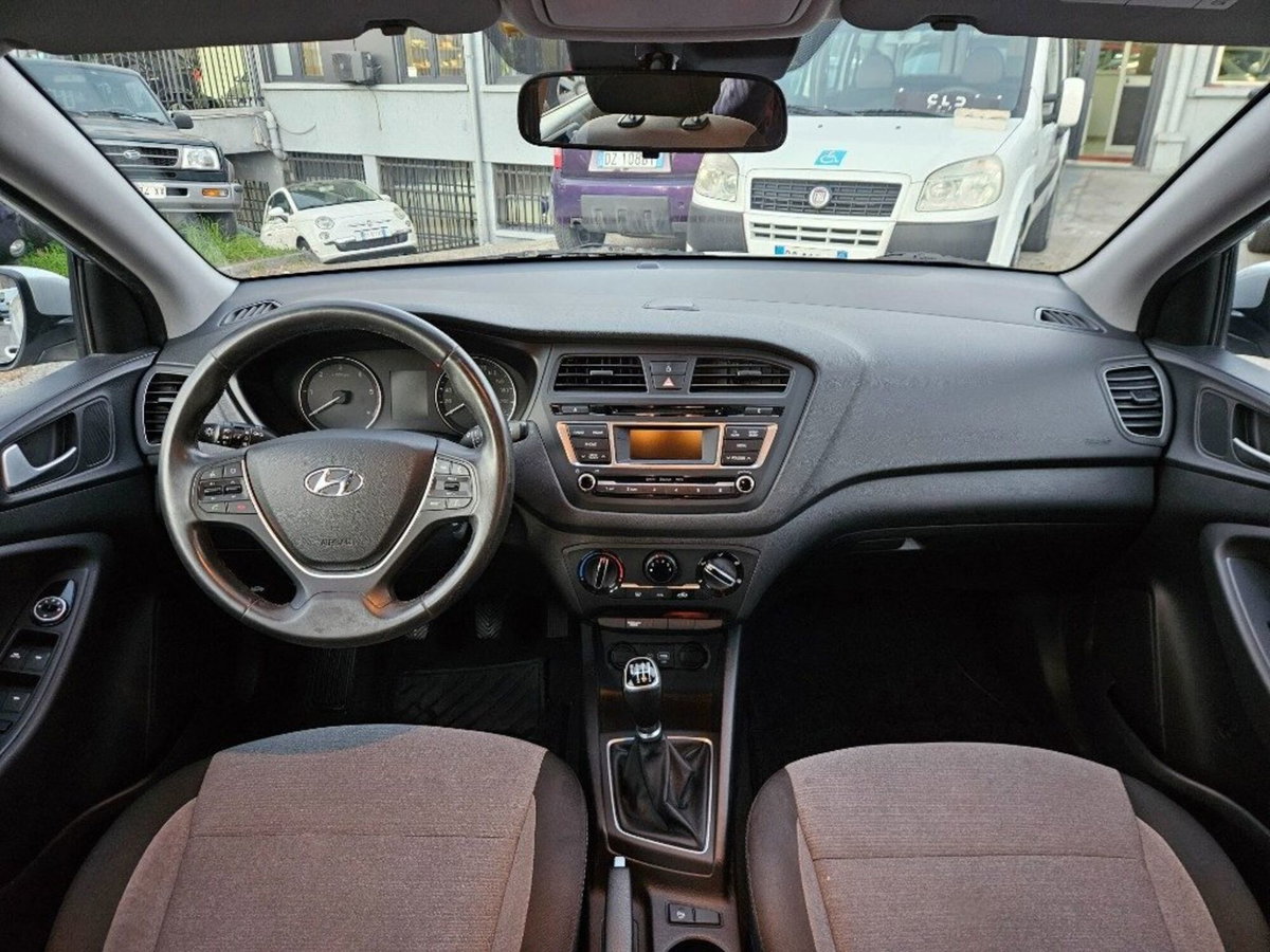 Hyundai i20 1.1 CRDi 12V 5 porte Style (10)
