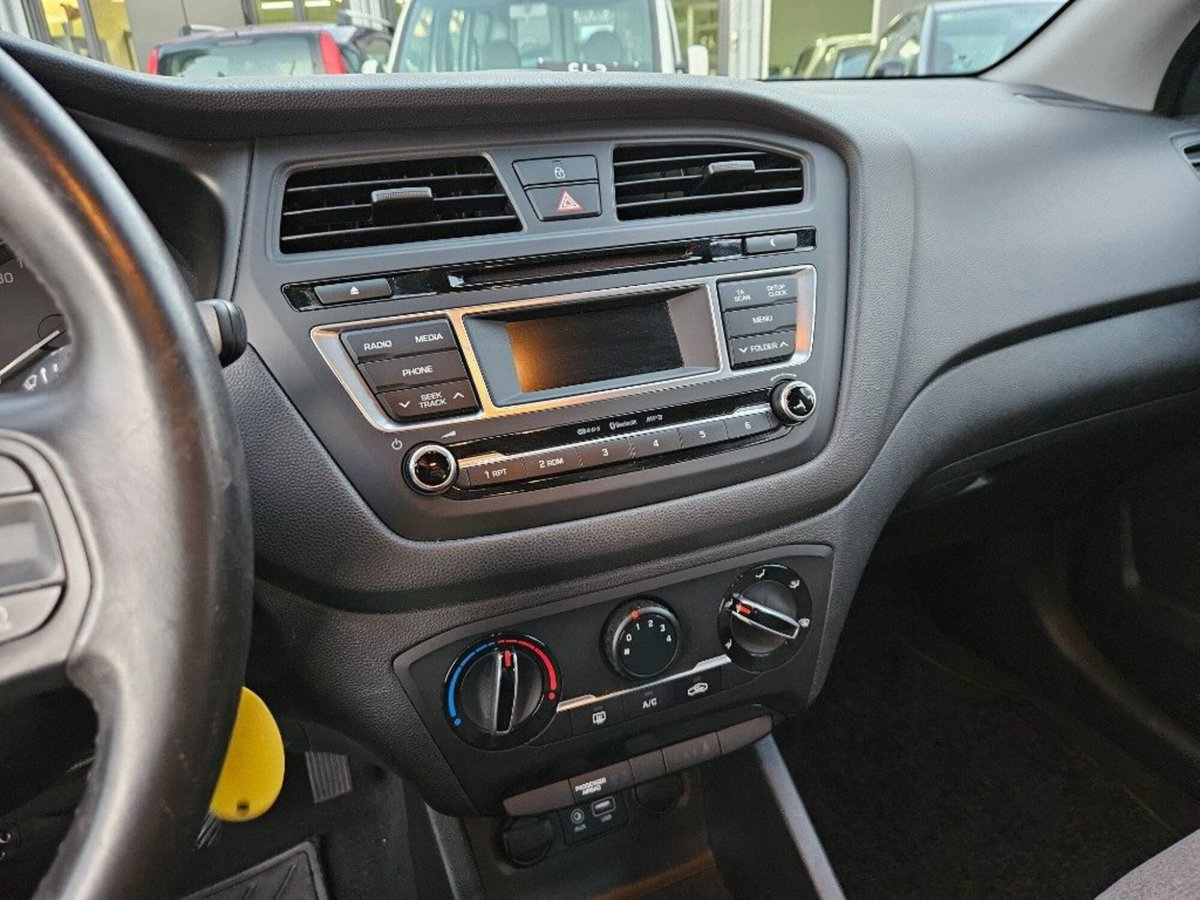 Hyundai i20 1.1 CRDi 12V 5 porte Style (13)