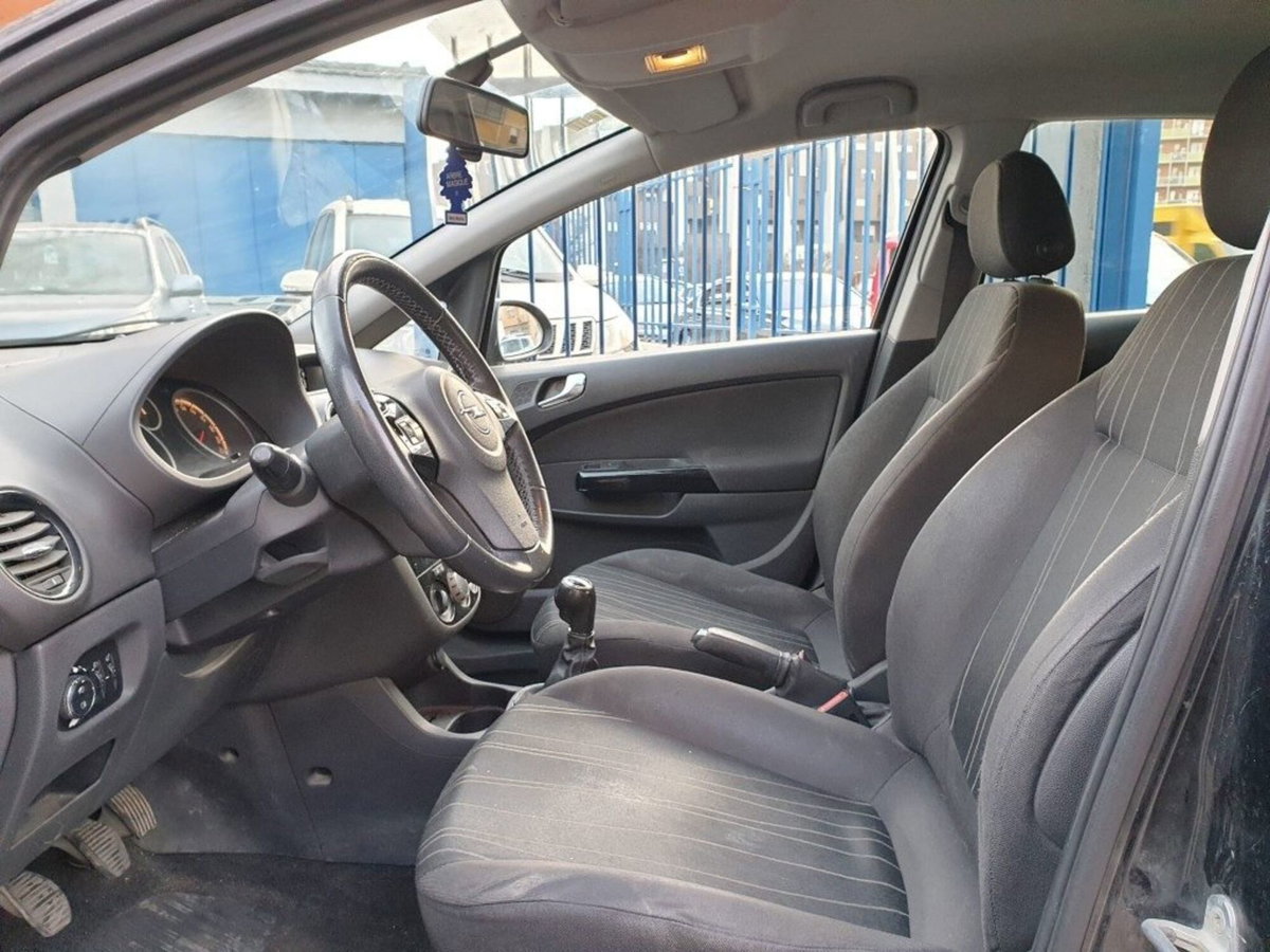 Opel Corsa 1.3 CDTI 75CV F.AP. 5 porte Club (9)