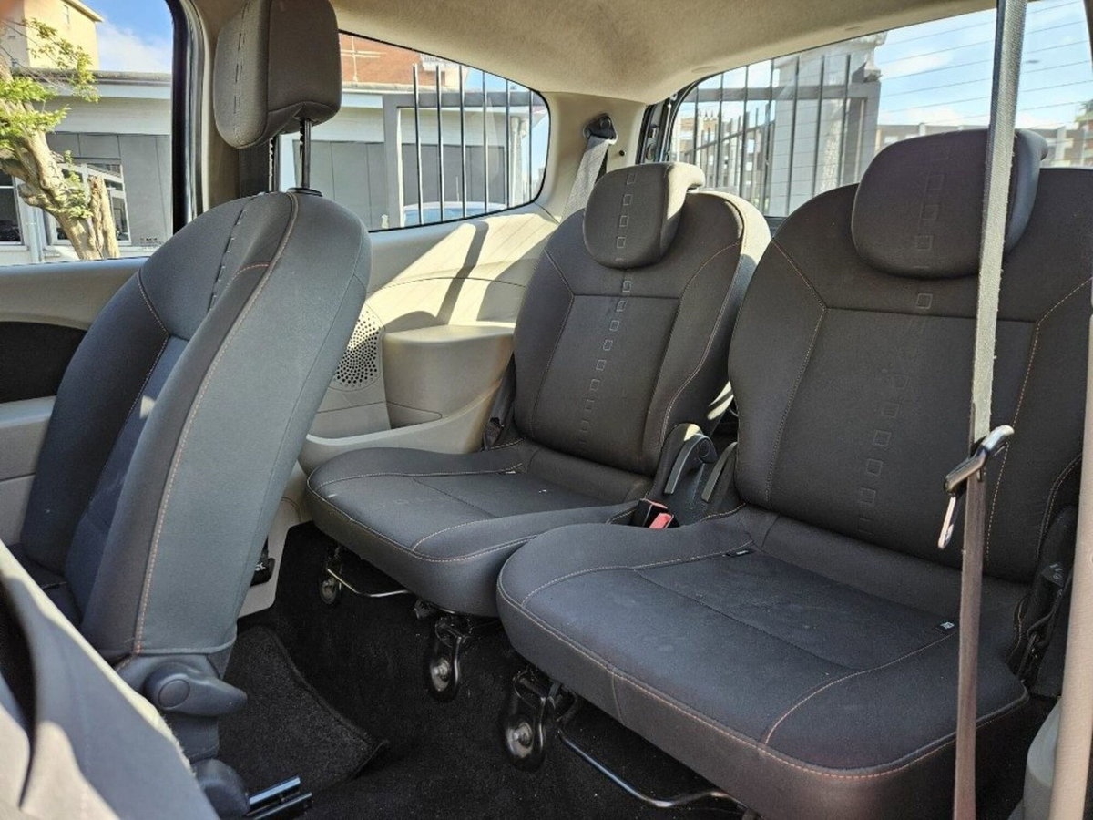 Renault Twingo 1.2 16V Confort (13)