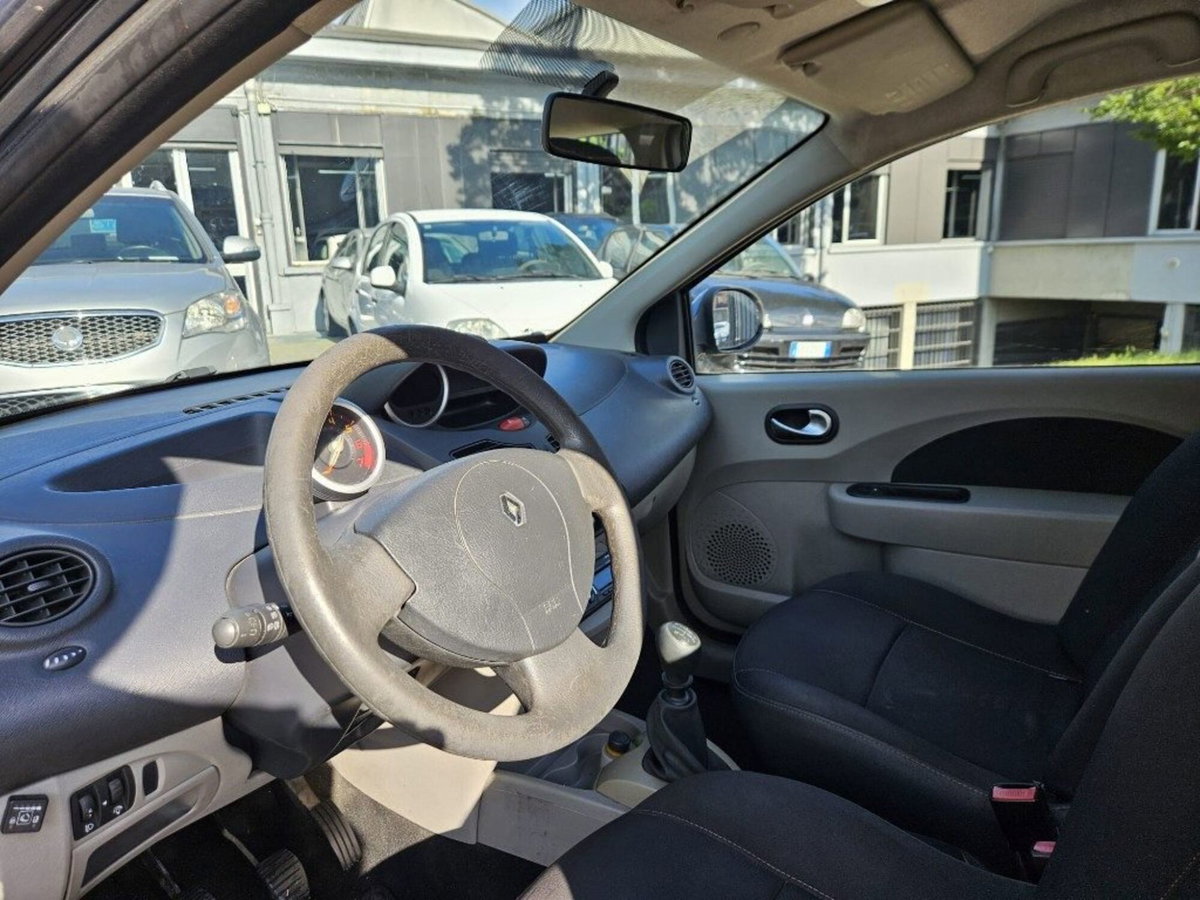 Renault Twingo 1.2 16V Confort (8)