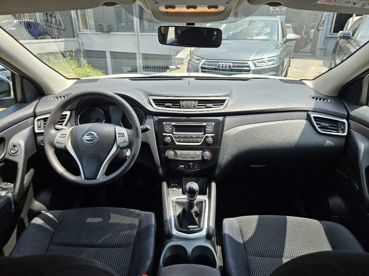 Nissan Qashqai 1.2 DIG-T N-Connecta (9)