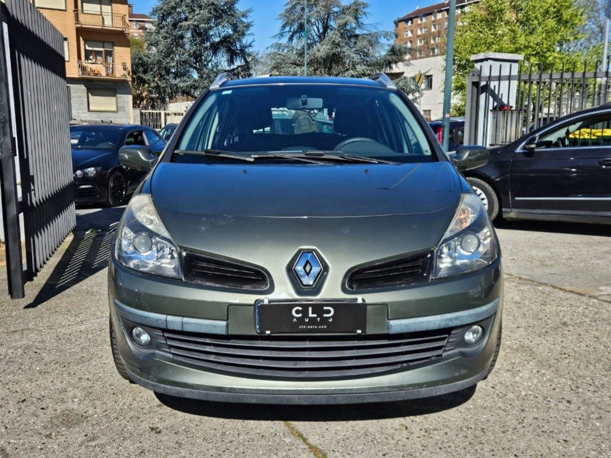 Renault Clio SporTour 1.2 16V TCE 100CV SporTour (2)