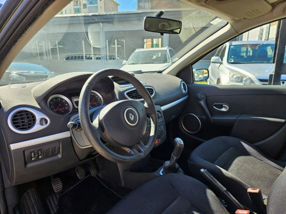 Renault Clio SporTour 1.2 16V TCE 100CV SporTour (6)