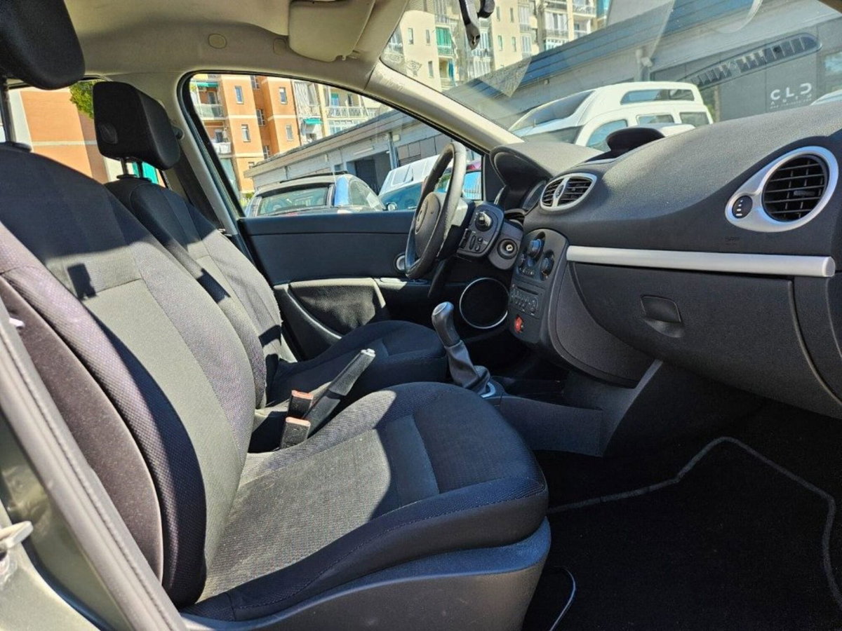 Renault Clio SporTour 1.2 16V TCE 100CV SporTour (9)
