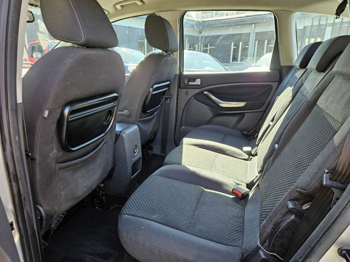 Ford C-Max 1.6 TDCi 90 CV Titanium (8)
