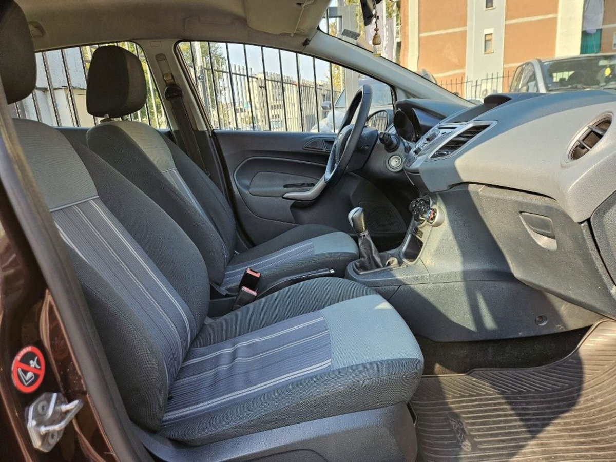 Ford Fiesta 1.4 TDCi 5p. Ambiente (10)