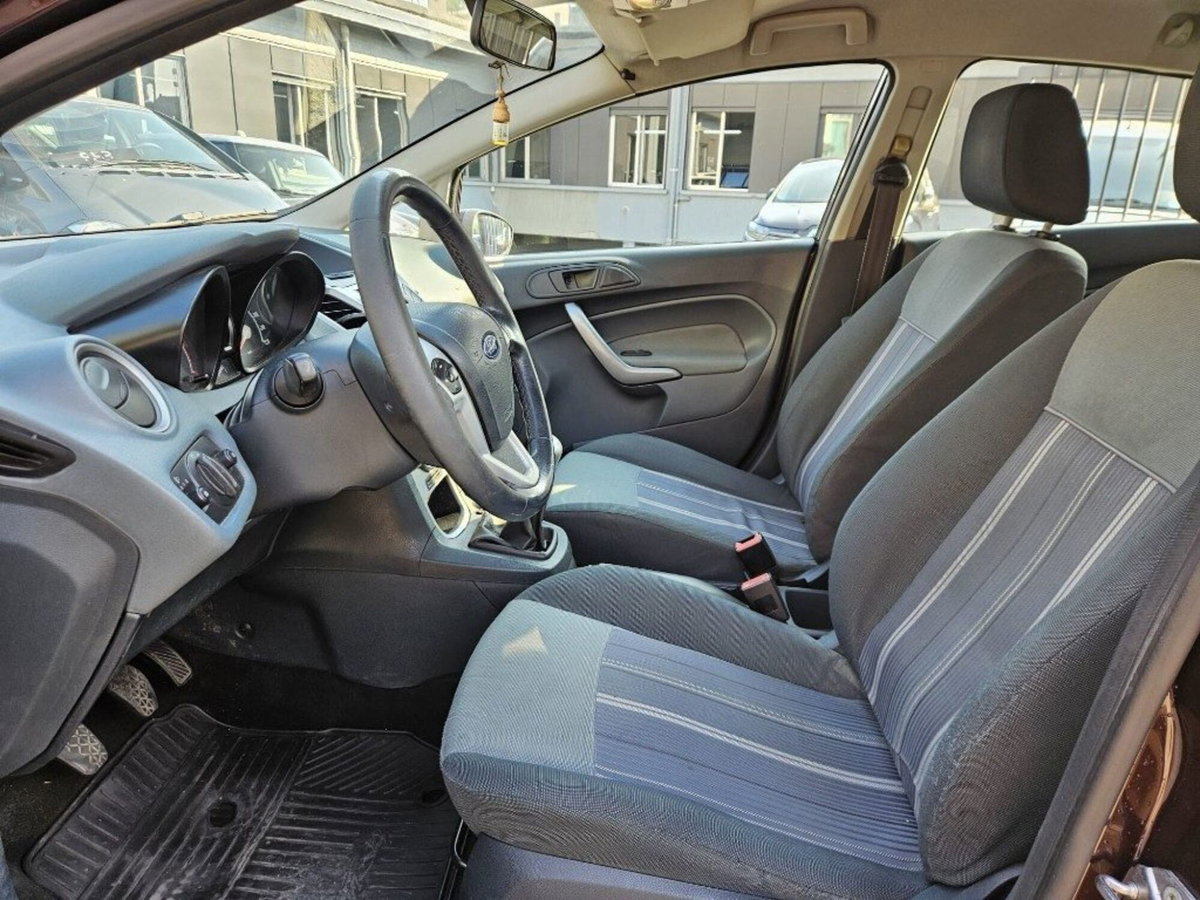 Ford Fiesta 1.4 TDCi 5p. Ambiente (6)
