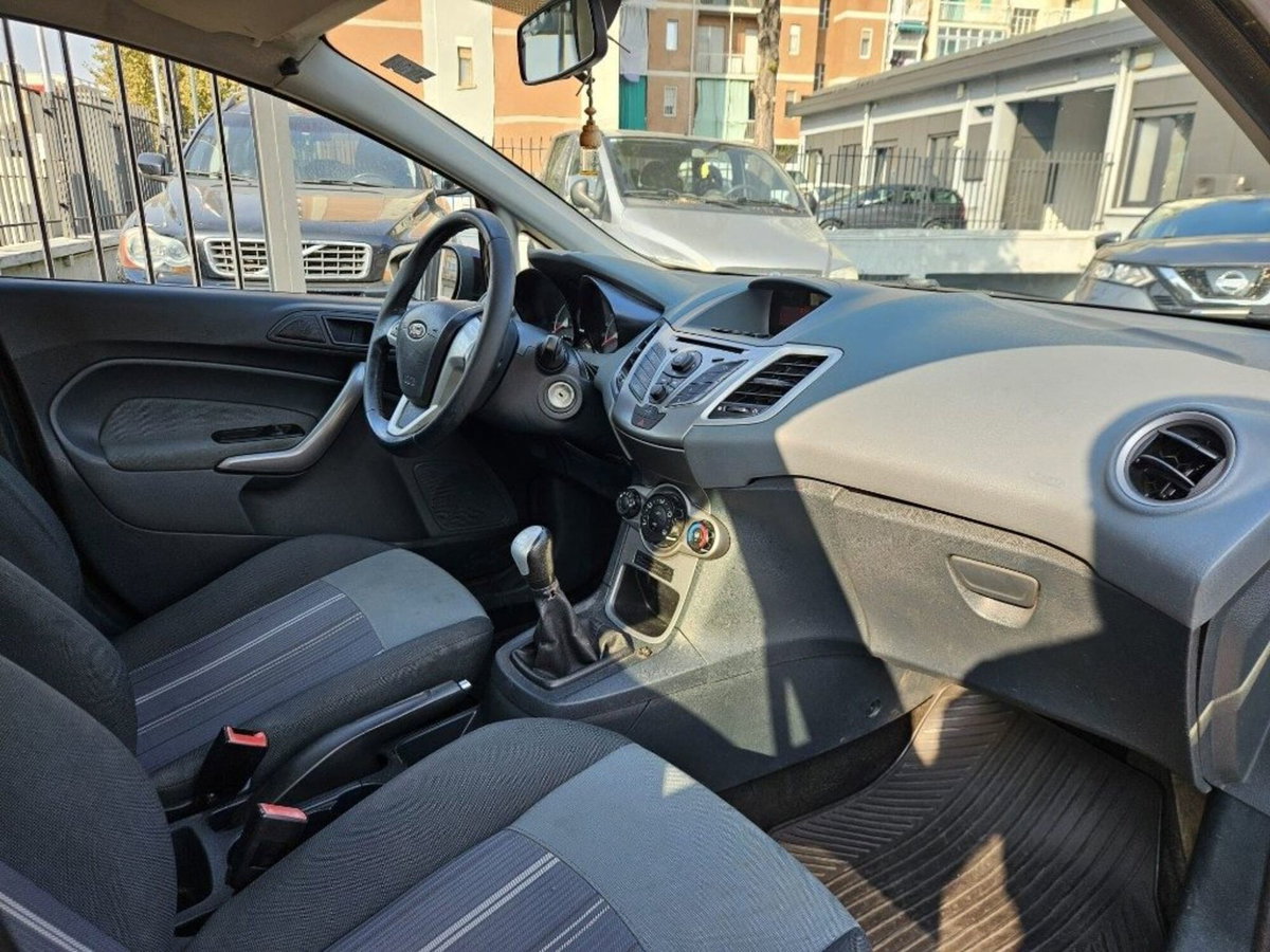 Ford Fiesta 1.4 TDCi 5p. Ambiente (9)