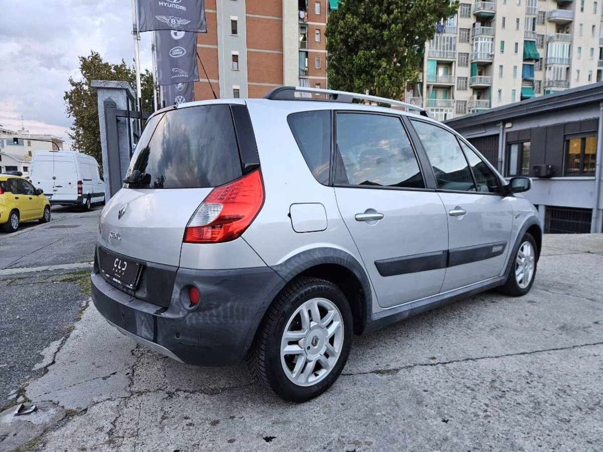 Renault Grand Scénic 1.5 dCi/105CV (2)
