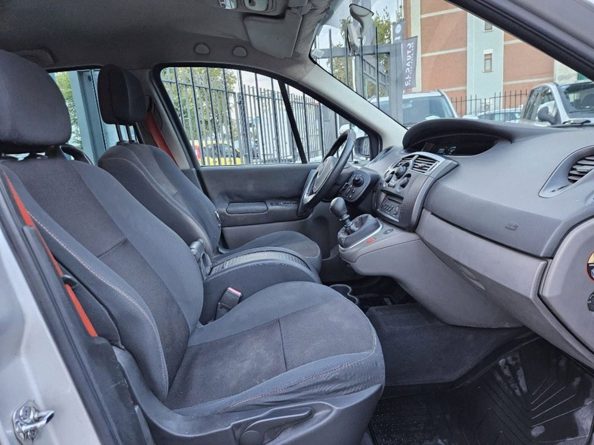 Renault Grand Scénic 1.5 dCi/105CV (9)