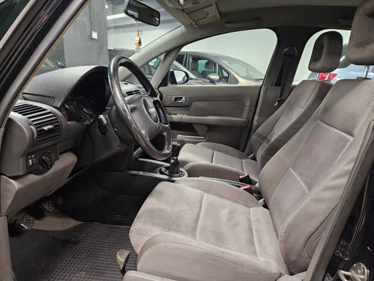 Audi A2 1.4 16V (8)