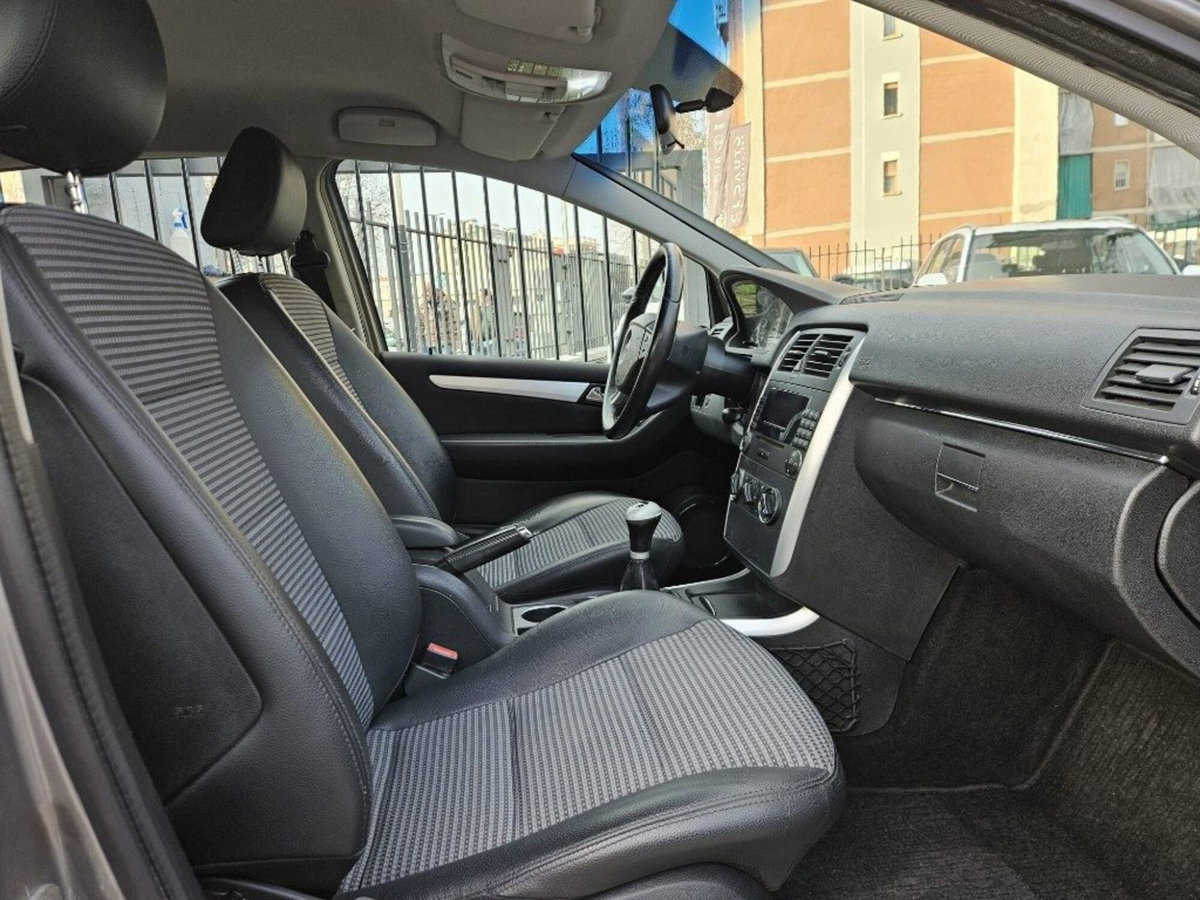 Mercedes-Benz Classe B 180 CDI Sport (11)