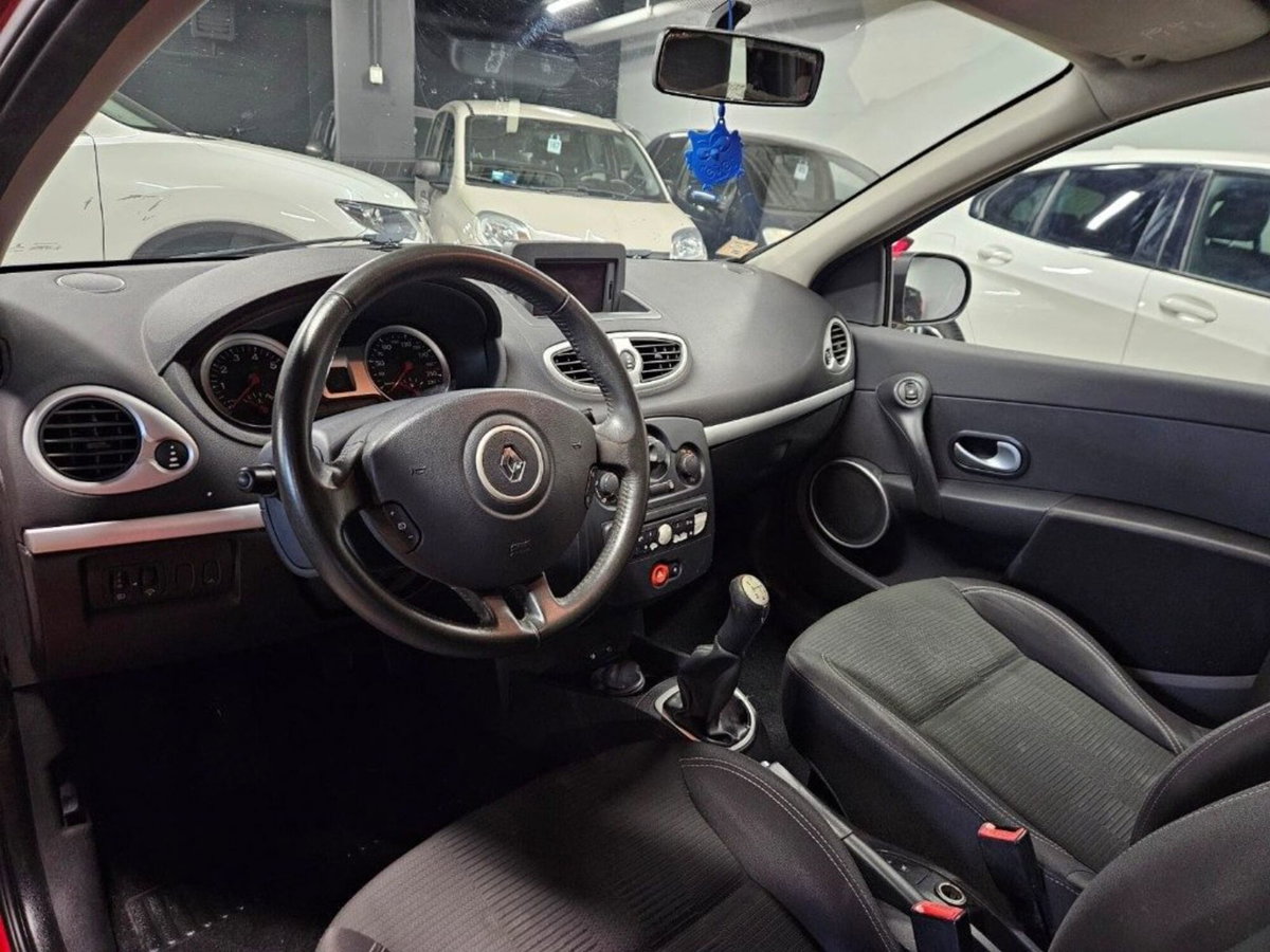 Renault Clio 1.2 16V 3 porte (6)