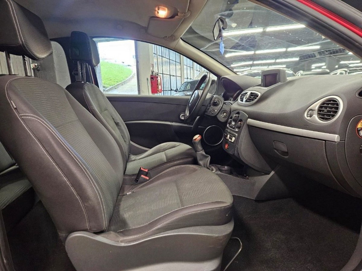 Renault Clio 1.2 16V 3 porte (9)