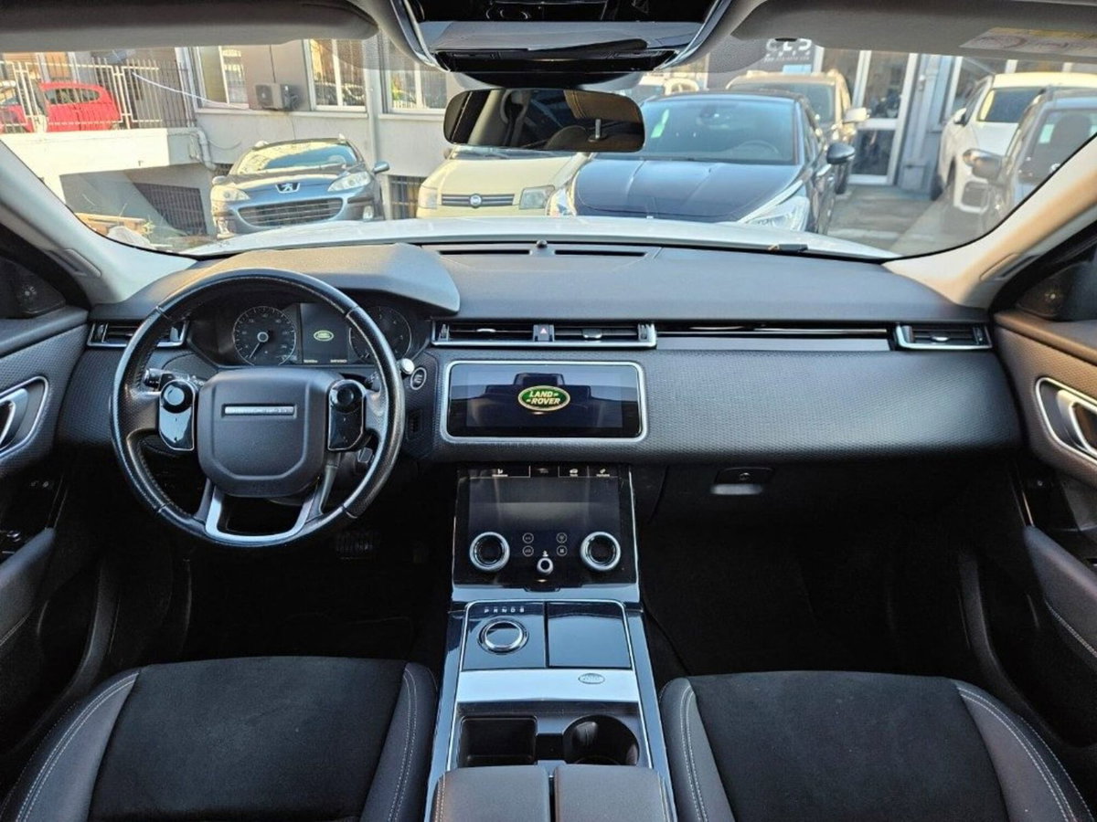 Land Rover Range Rover Velar 2.0 TD4 180 CV (11)