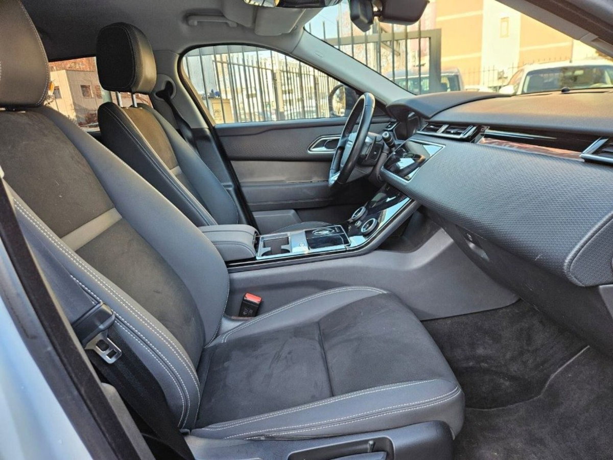 Land Rover Range Rover Velar 2.0 TD4 180 CV (13)